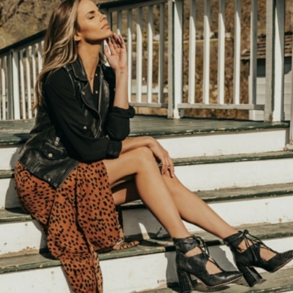 FreeBird Joyce Booties in Green Snake Size 7 - Picture 9 of 10